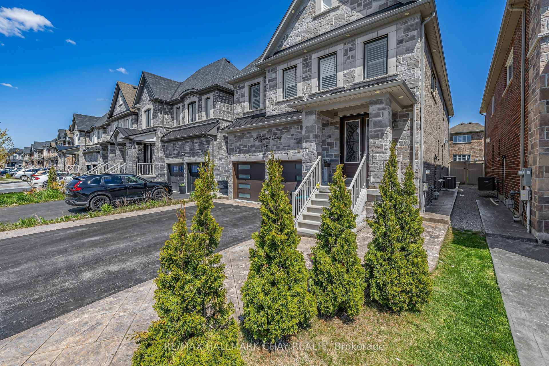 Brand new, never lived in 2 bedroom executive suite !