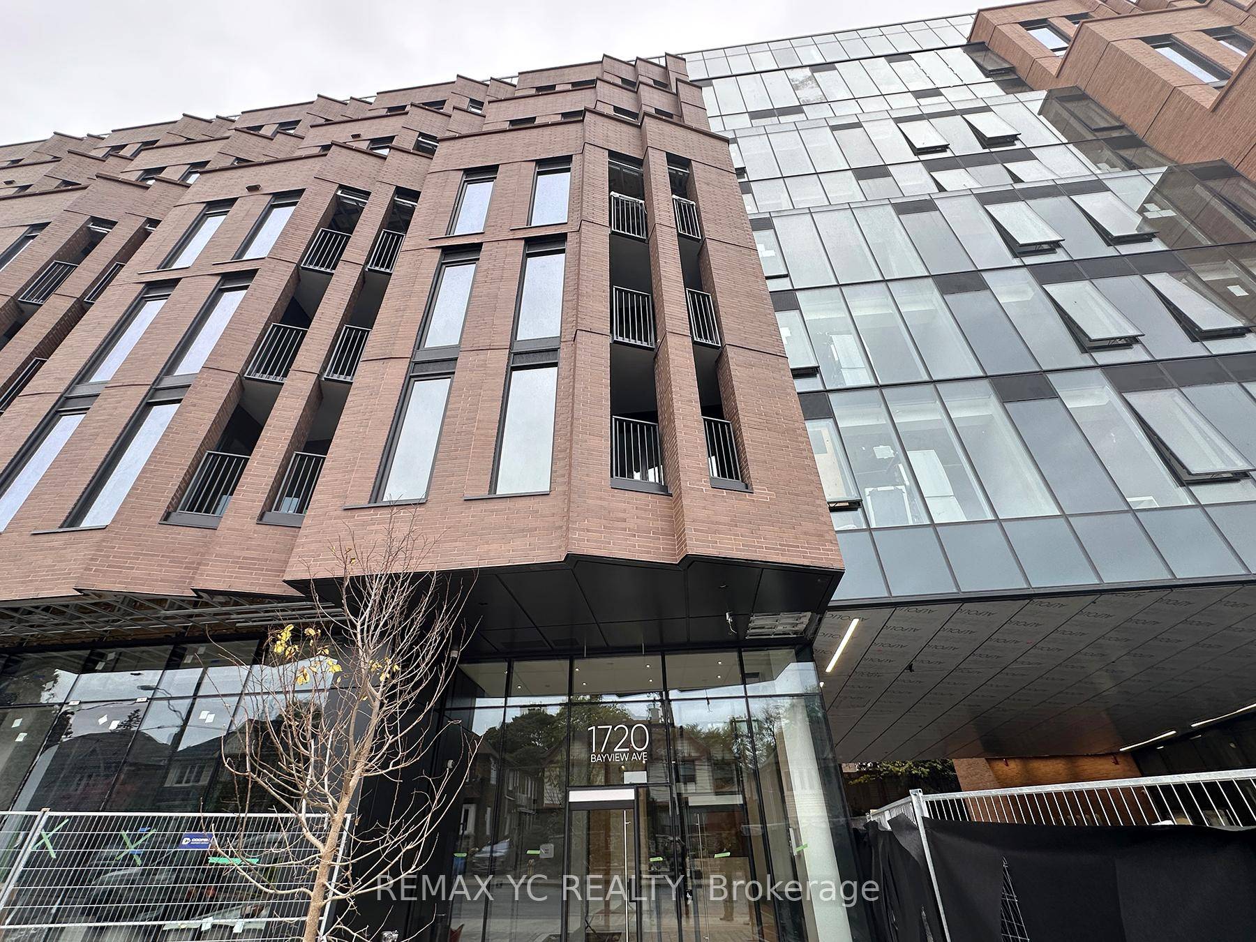 Welcome to Leaside Common, a stunning new residence in Toronto's sought after Leaside neighbourhood !