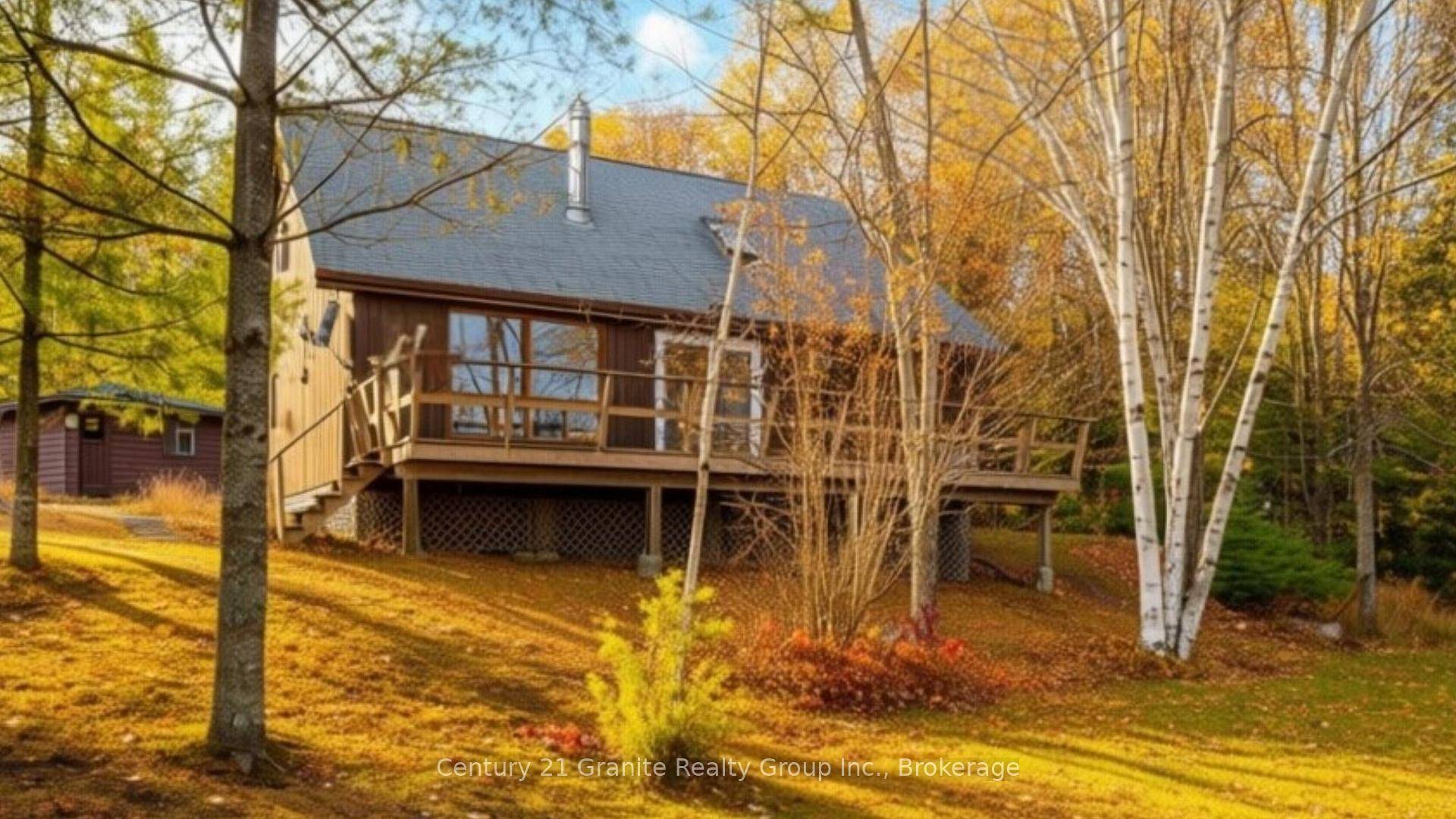 Welcome to 1070 Glamorgan Road, located on the picturesque shores of Gooderham Lake !