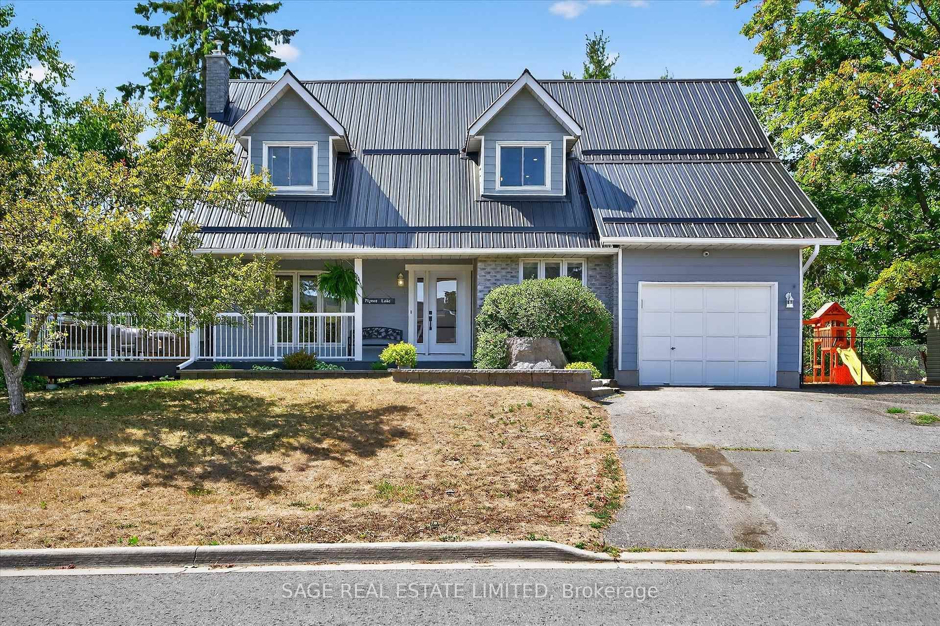 Cheerful, charming and comfy on Cedartree Lane.
