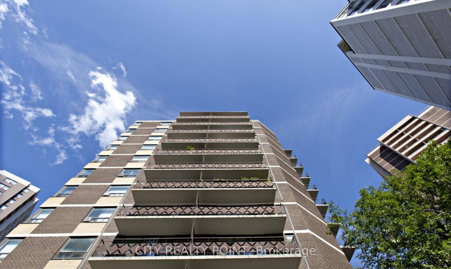 One month FREE RENT on select suites at 55 Isabella Street.
