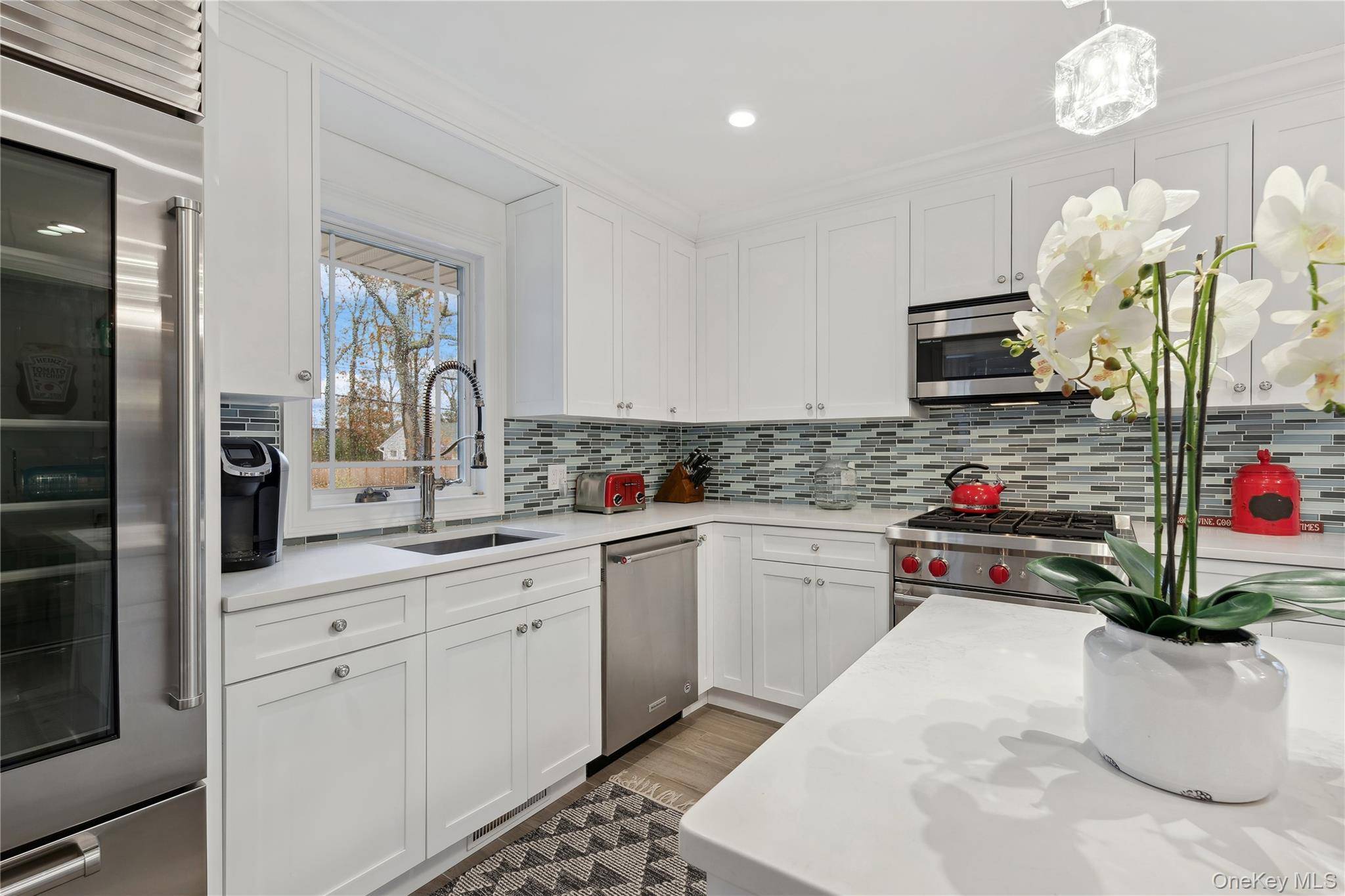Beautiful and completely renovated, Greenport year round rental !