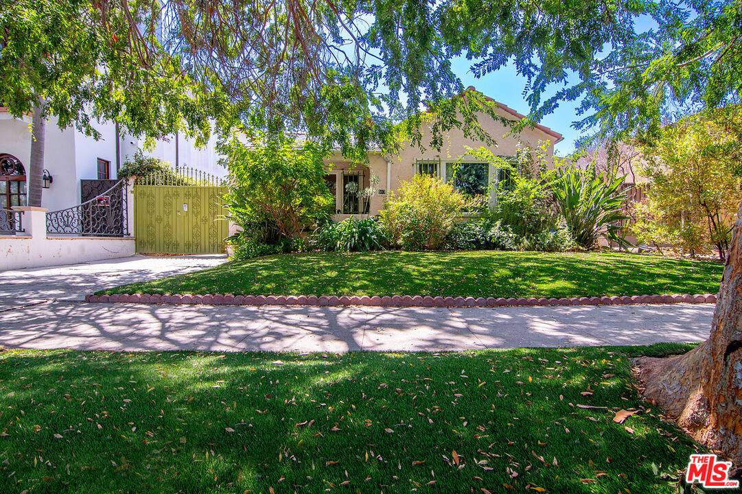 517  N Poinsettia Pl 5BR Hancock Park La
