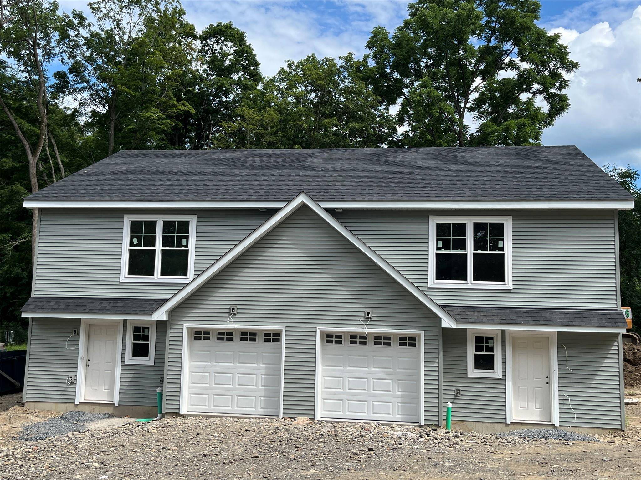 BRAND NEW LUXURY RENTALS IN THE HEART OF CORNWALL AVAILABLE FOR SEPTEMBER 1 OCCUPANCY !