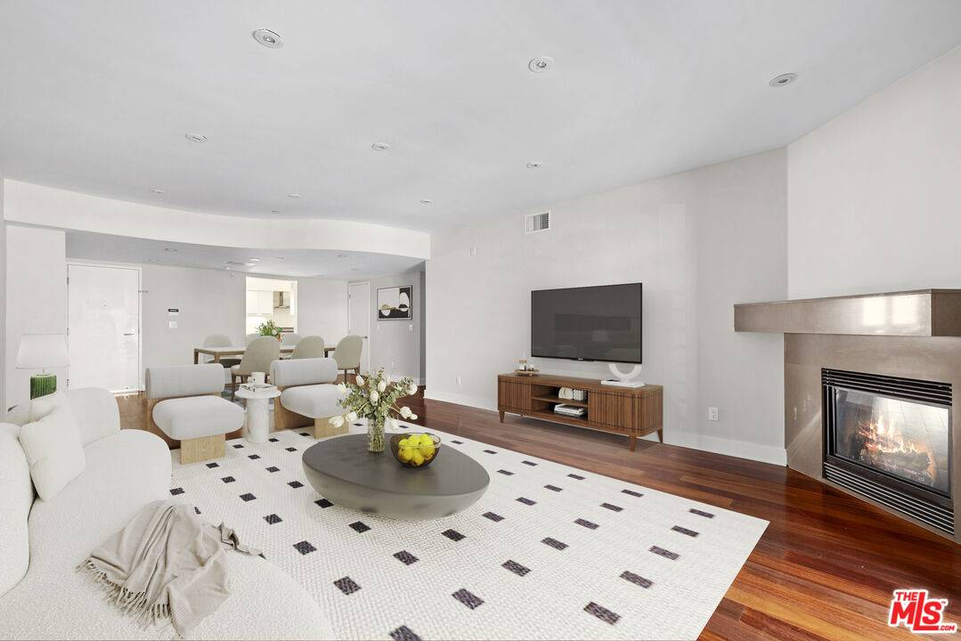8788   Shoreham Dr 3BR Sunset Strip La