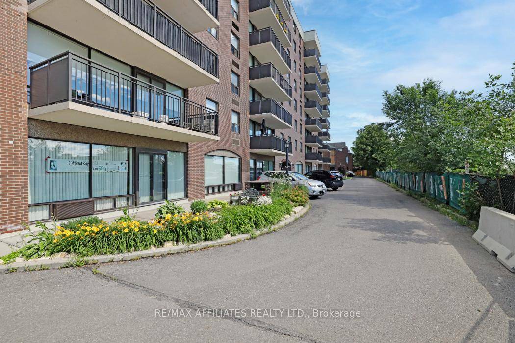 Welcome to this stunning executive 3 bedroom, 2 bathroom condo, perfectly blending comfort, style, and functionality.