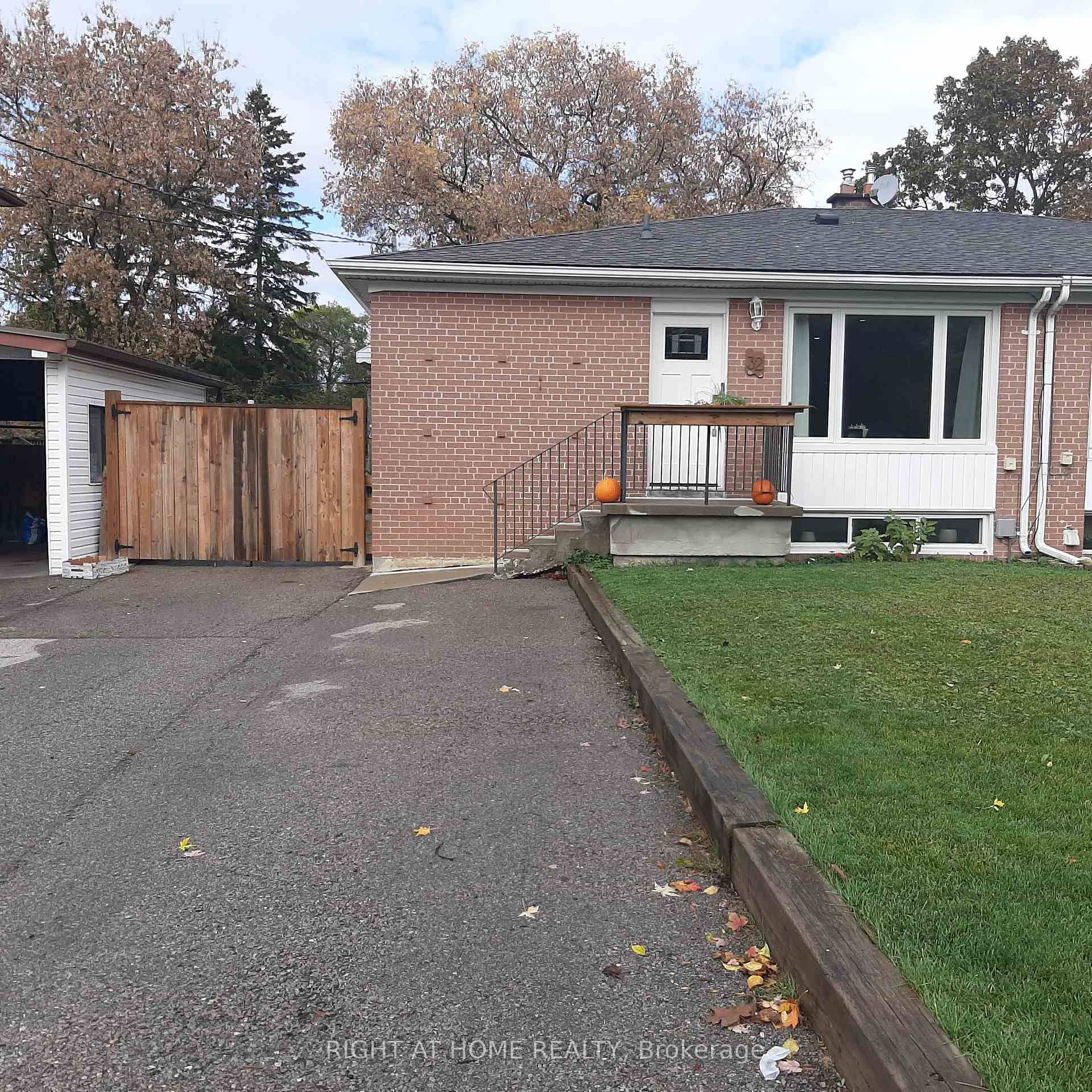 Welcome to 32 Davis Road located in the highly sought after Aurora Highlands neighborhood.