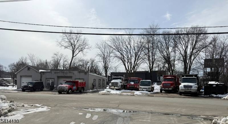 Prime Industrial Opportunity in Wayne, NJ !