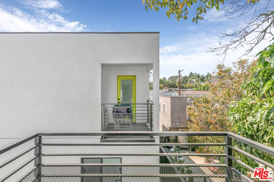 1949 1/2 N Vista Del Mar Ave 4.0 Hollywood Hills East LA