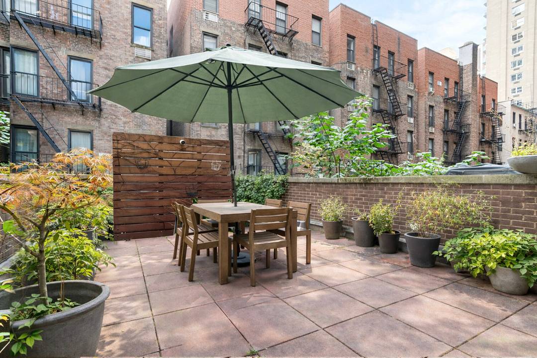 Welcome to your urban oasis at 225 East 86th Street, Unit 204 located in the distinguished boutique building, The Buckingham East Condominium, a full service, pet friendly residence with just ...