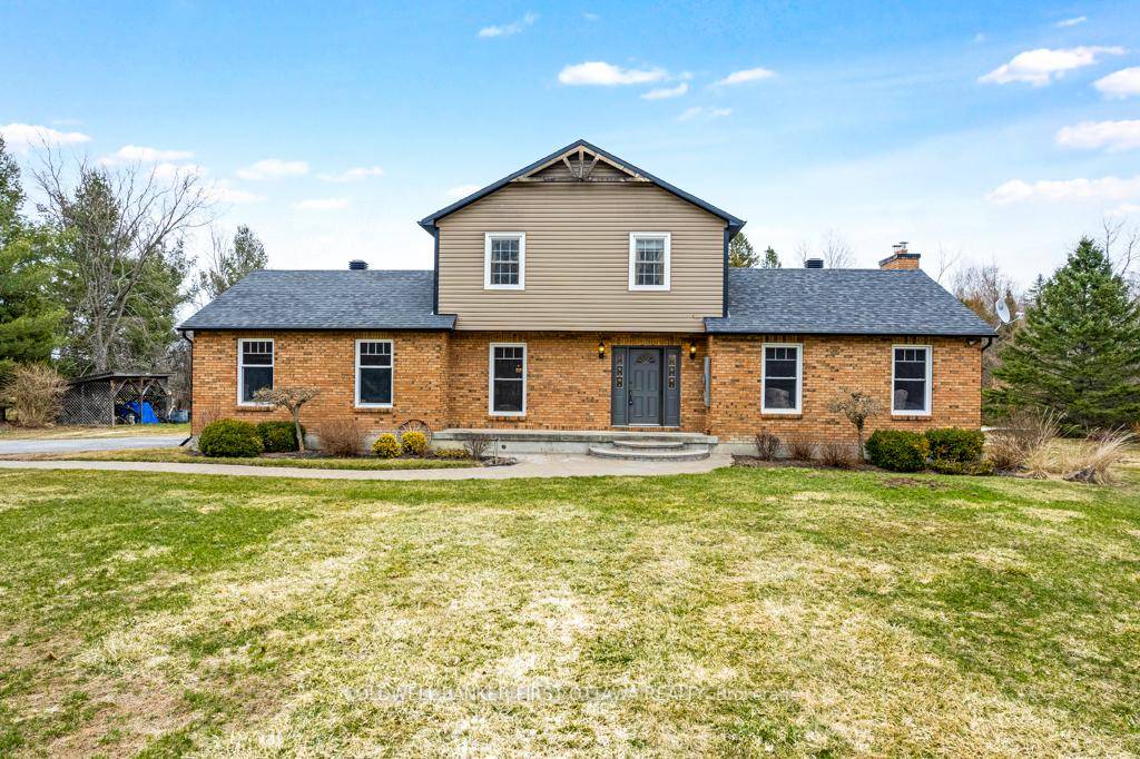Warmly welcoming family home with two lovely acres on the edge of Pakenham, a village of timeless charm and strong community spirit.