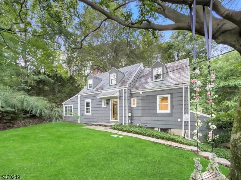 Located on one of MOUNTAINSIDE'S most desirable cul de sacs, this stunning custom Colonial Home spans three levels of beautifully finished living space.
