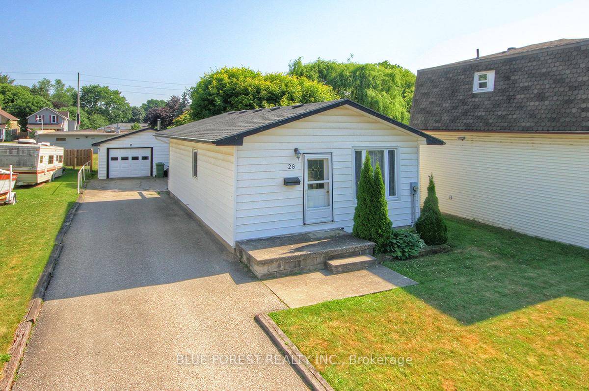Cute bungalow in the heart of St.