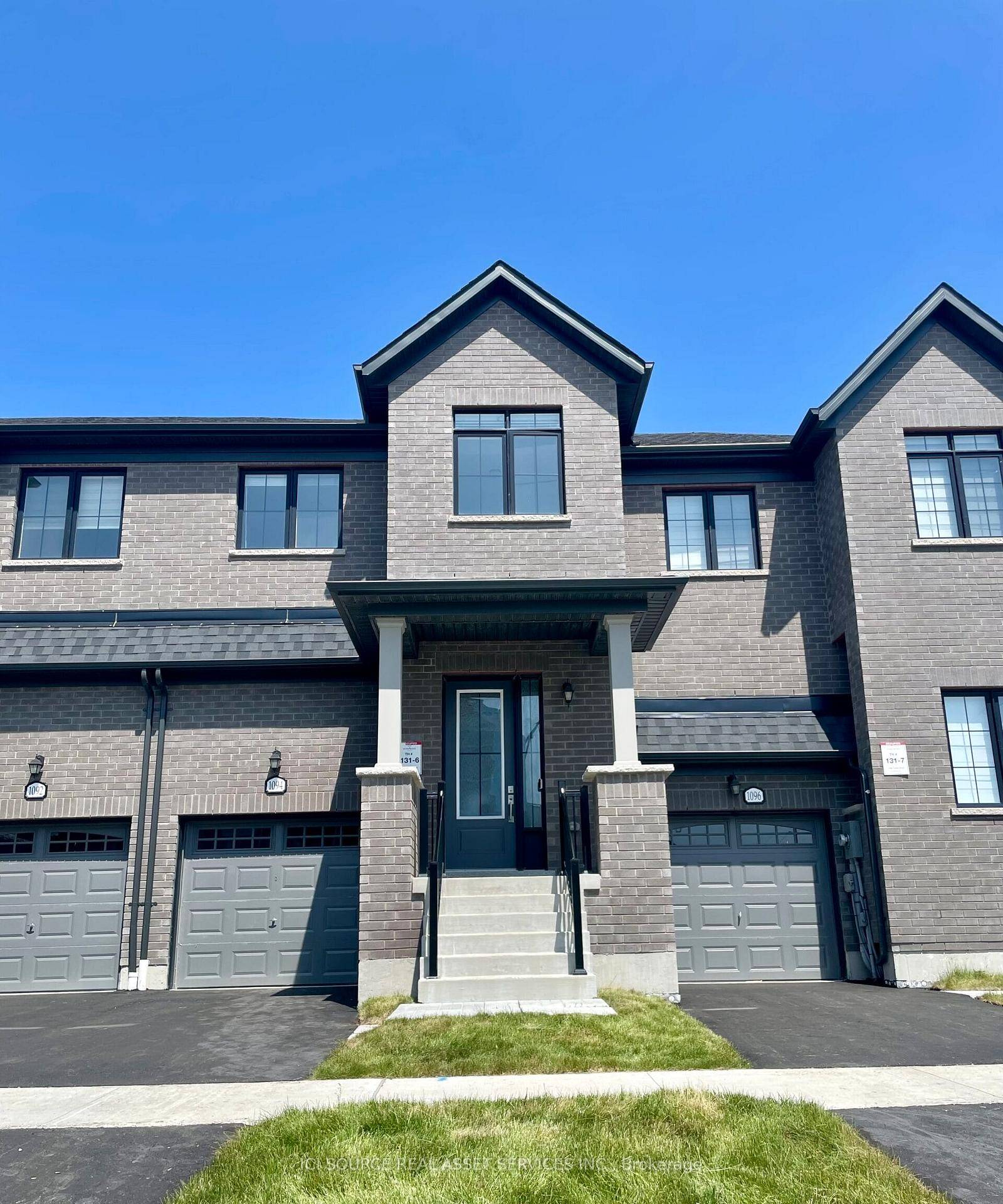 Well maintained Two storey townhouse with open concept floor plan.