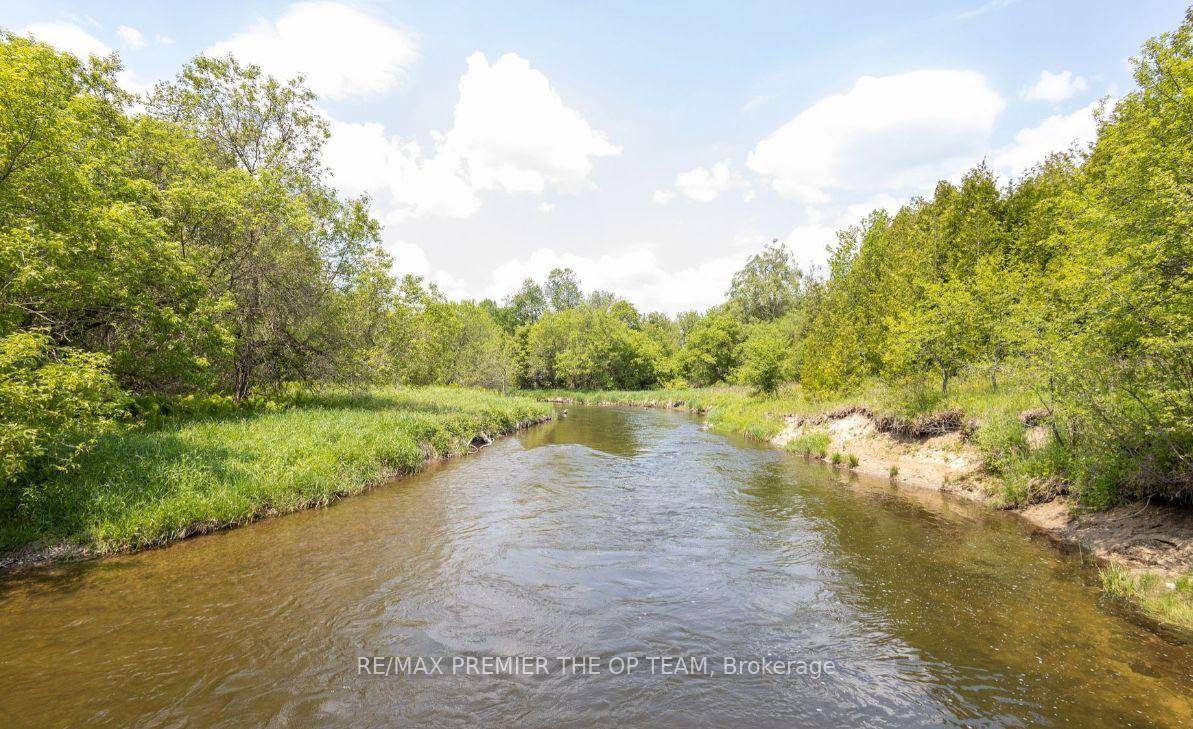 Step into refined living in one of Caledon's most picturesque amp ; private pockets.