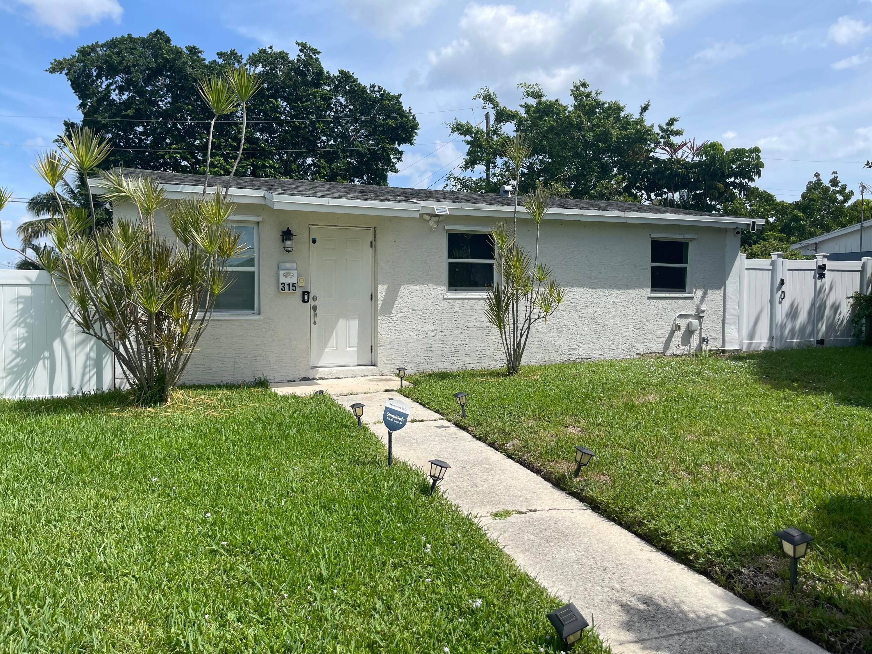 315 W Marthing Luther King Jr Avenue Single Family Palm Beach