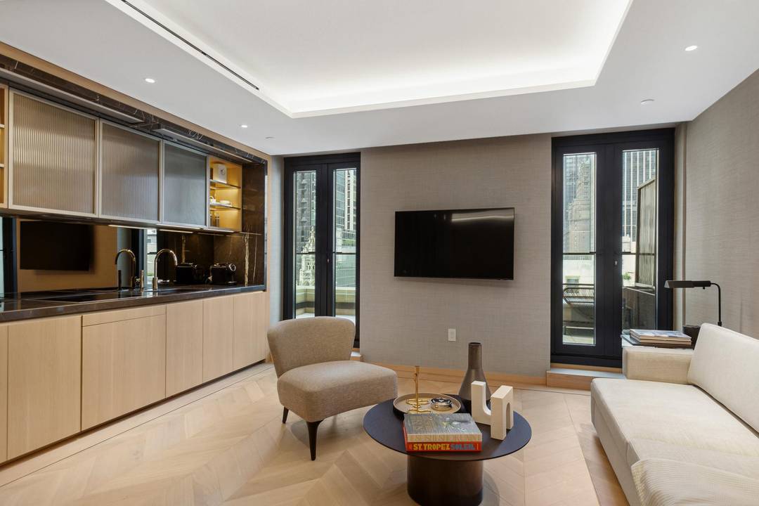 FULLY FURNISHED LUXURY LARGE JUNIOR SUITE WITH TERRACE AT THE MANDARIN ORIENTAL RESIDENCES ON ICONIC FIFTH AVENUE !