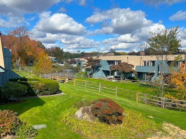 The move in ready opportunity you've been waiting for in an unbeatable Fairfield location !