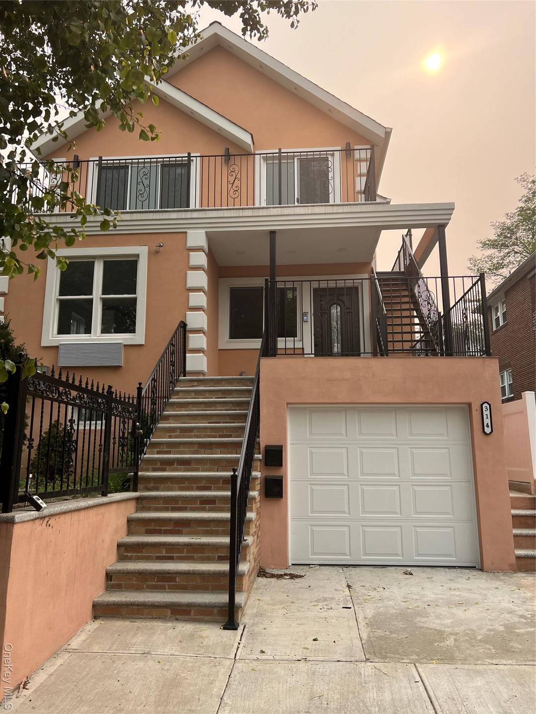 Rent with comfort, this beautiful 3 bedroom 2 bathroom apartment features an open concept with modern stainless steel appliances, granite countertops, and a kitchen island highlighted by an elegant crystal ...