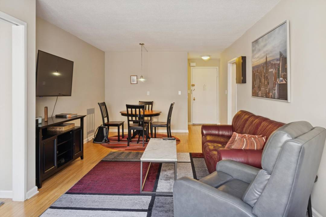 A truly comfortable city home at the Carlton Regency.