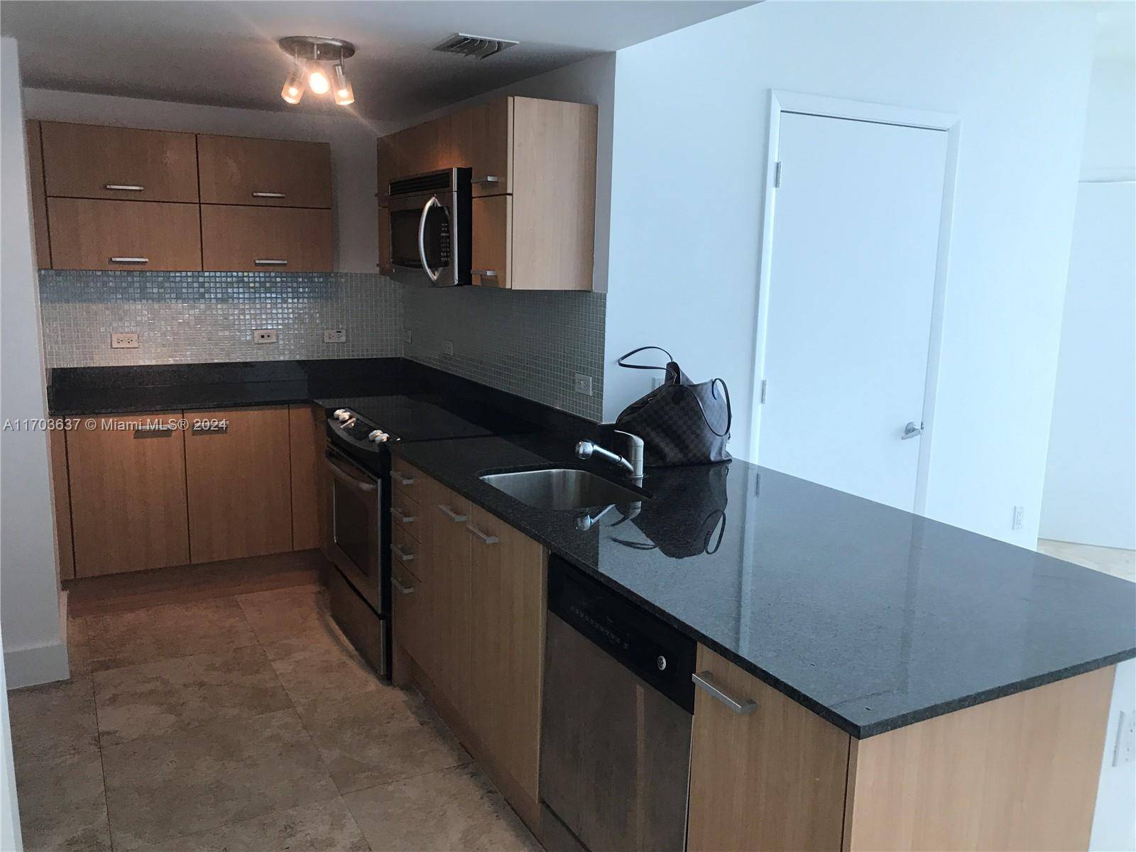 Conveniently located just a short stroll from Brickell City Centre Mall and the heart of Downtown Miami.