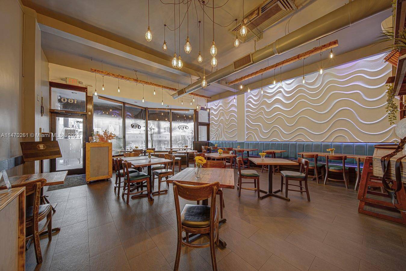 Restaurant asset sale in Coral Gables right on Giralda Ave with 1, 900 Sqft.