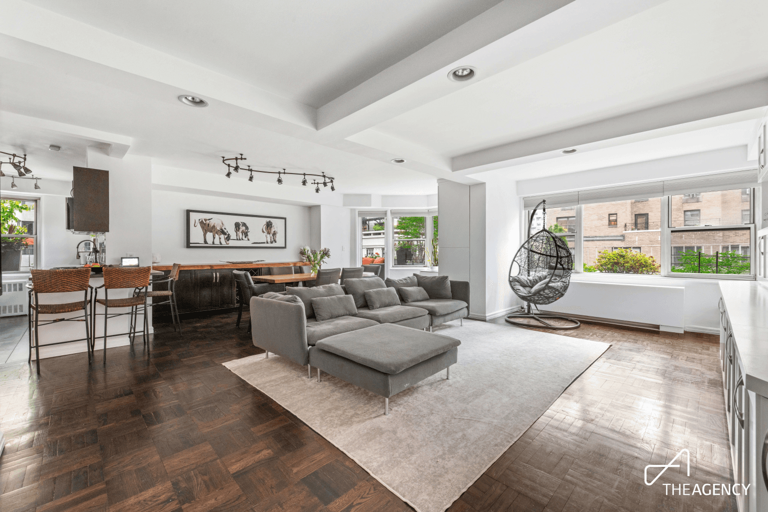 Terrace Lovers A Rare Midtown Gem with Iconic Views Perched high above East 56th Street between Park and Lexington Avenues, this two bedroom plus home office residence features an extraordinary ...