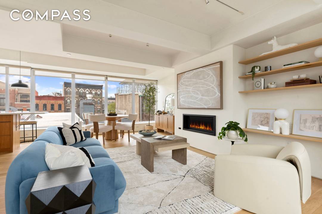 Private roof deck, just in time for Spring !