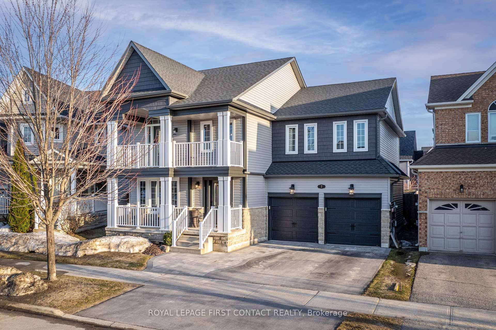 Stunning Executive Home Finished from top to bottom !