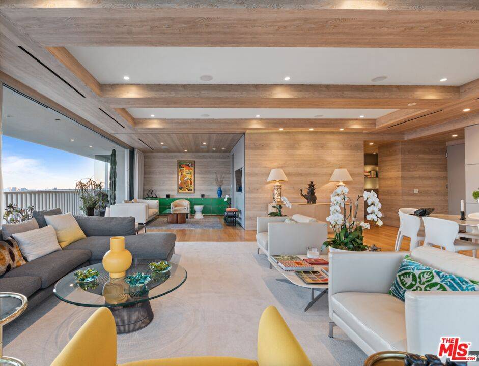 9255   Doheny Rd 2.0 Sunset Strip LA