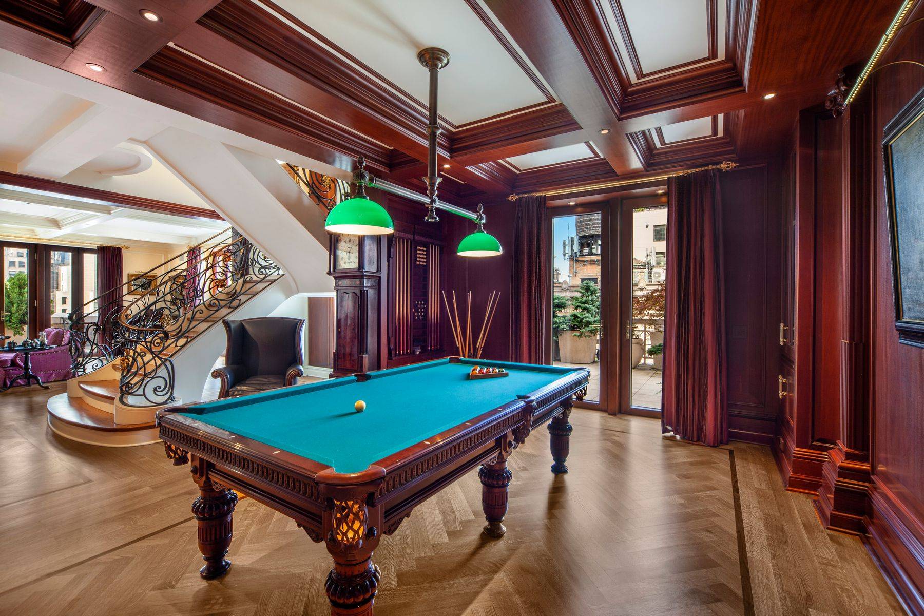 This mansion in the sky enjoys 2, 000 square feet of spectacular terraces overlooking Park Avenue along with 6, 000 square feet of magnificent interiors in this enormous mint condition ...
