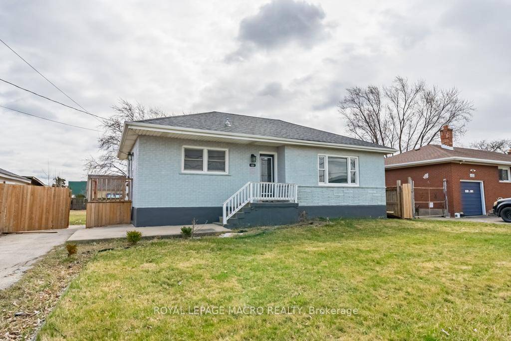 Enjoy the feel of country living with the convenience of city amenities in this spacious 4 bedroom, 2bathroom home.