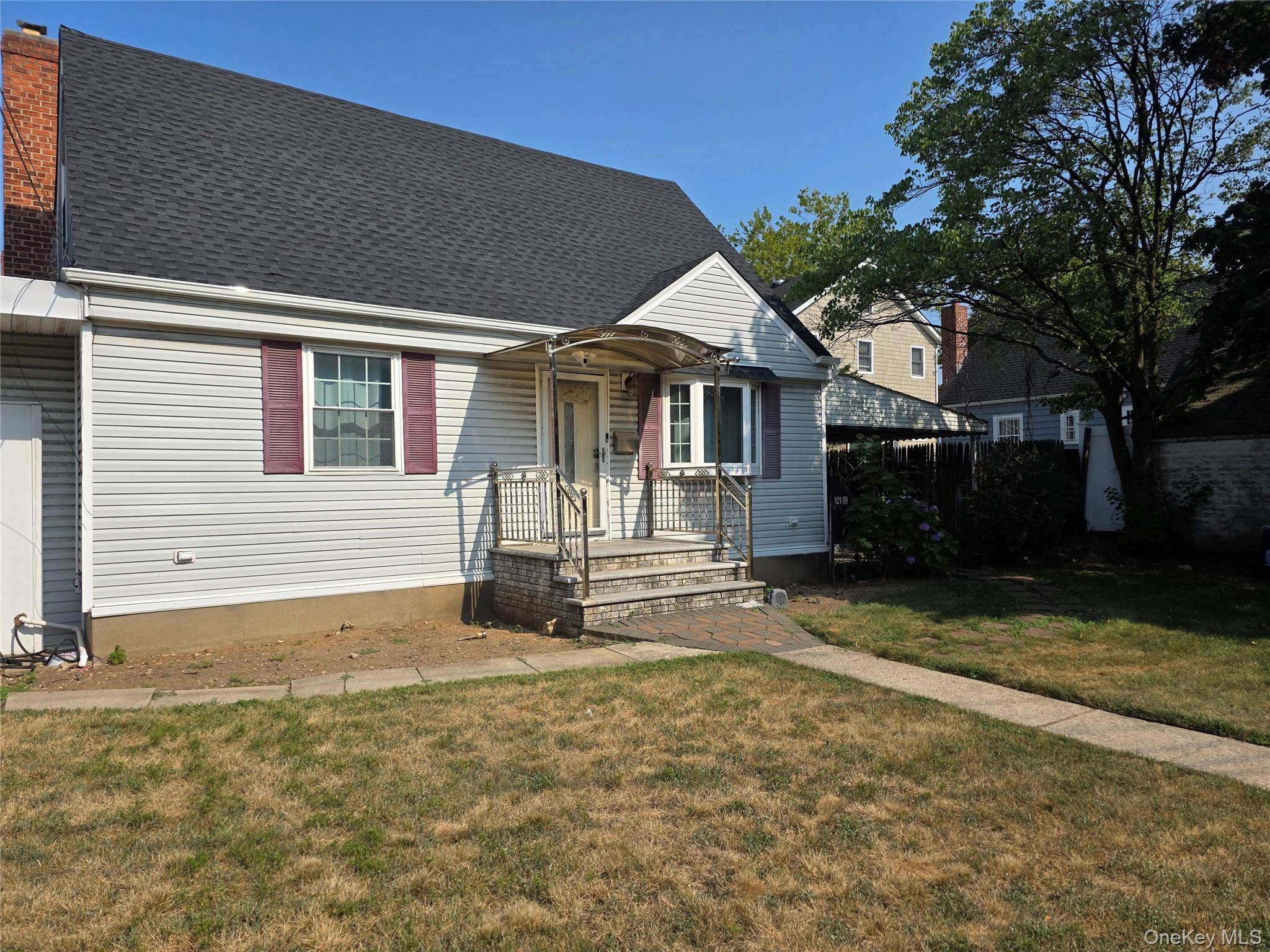 Spacious 3 Bedroom Rental in Southeast Queens Discover this beautifully maintained home offering comfort, space, and a welcoming atmosphere.