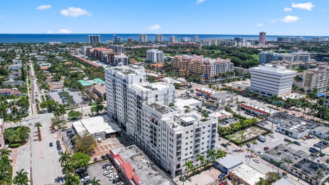 One of the newest full service luxury condominiums in the heart of downtown Boca Raton, Tower 155 defines the Mizner Park lifestyle.