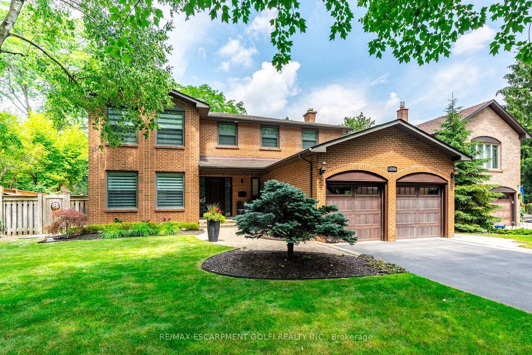 Set on a quiet, private court with mature trees and a beautifully landscaped backyard oasis, this updated 4 1 Bedroom, 4 Bathroom 2 storey offers over 3, 600 sq ft ...
