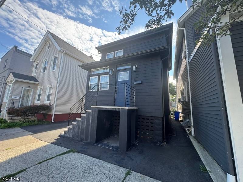 Beautifully updated 3 bedroom, 2.