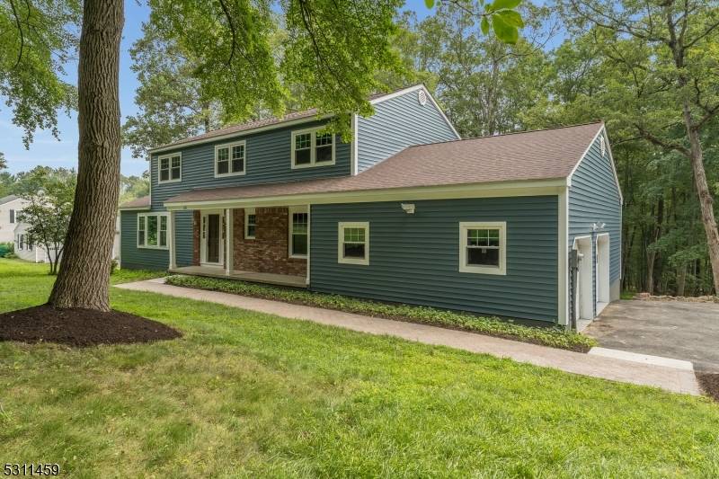 Welcome Home ! ! ! Beautifully updated, move in ready home offers the perfect blend of comfort, style and convenience simply unpack and start enjoying !