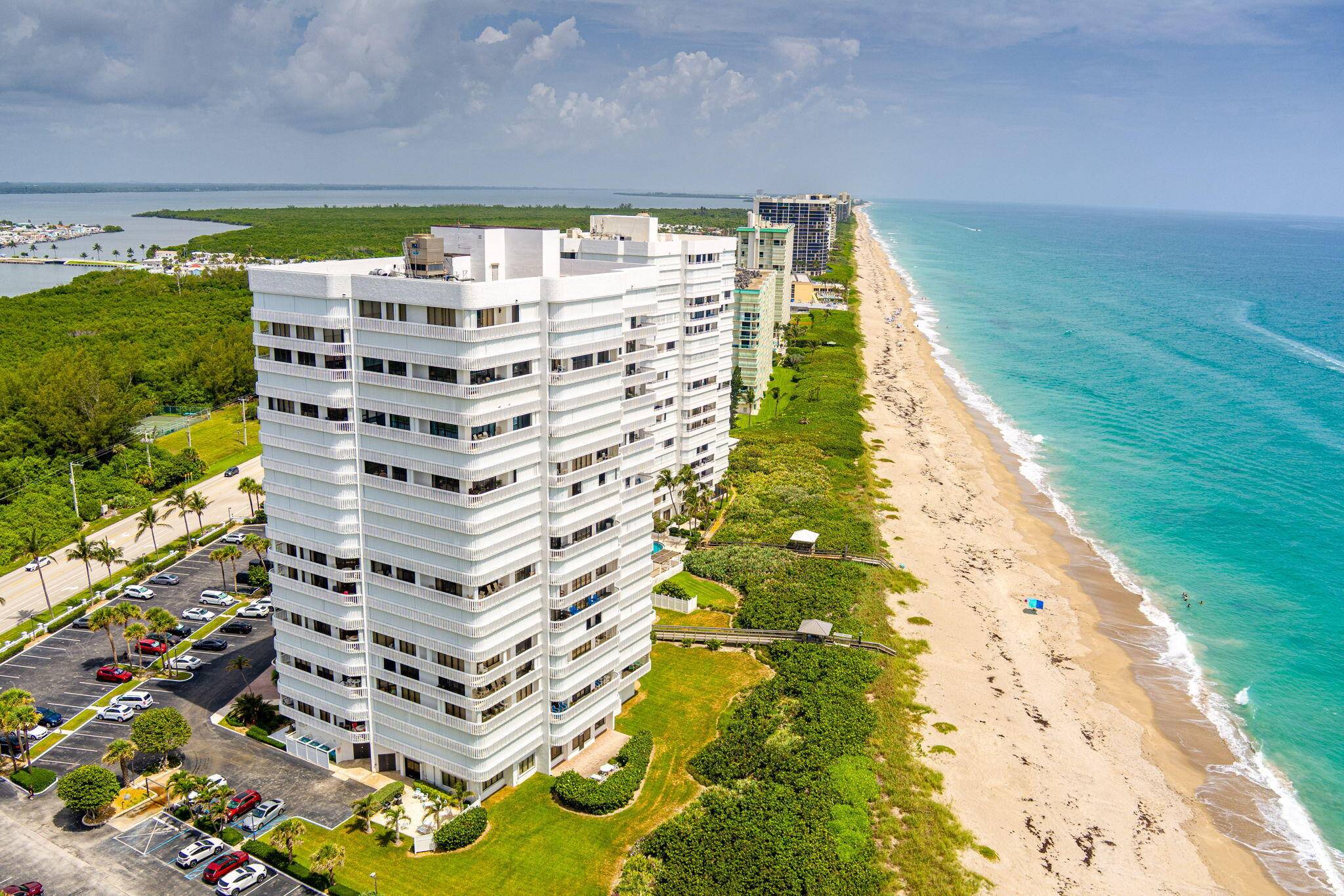 Ocean Front Condo on Hutchinson Island, in Jensen Beach !