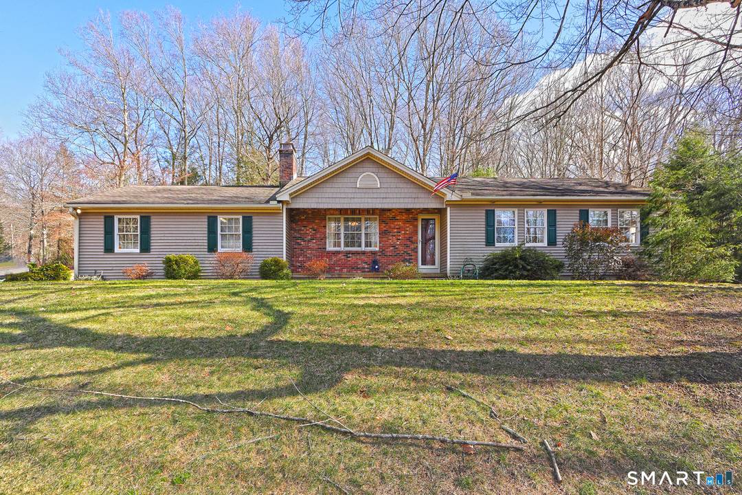 Welcome to 43 Squantuck Road in Seymour !