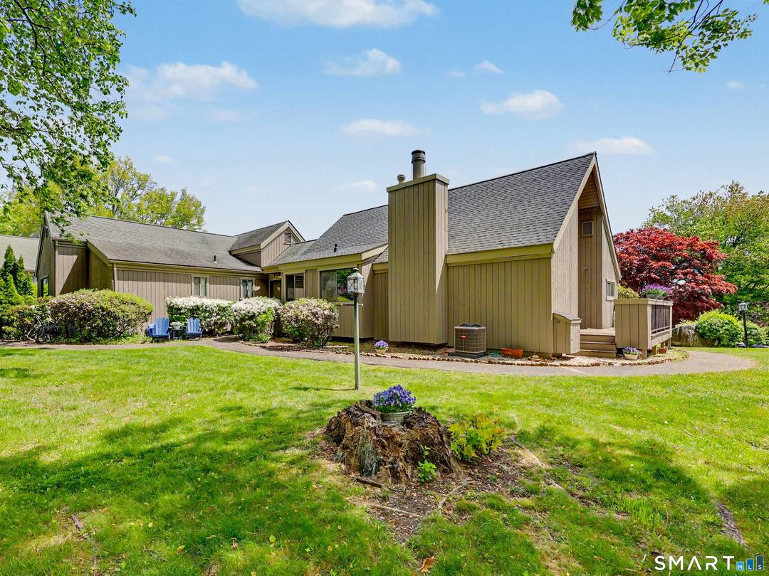 Right size in style and comfort in this exceptional WHITTIER model in a prime golf course location.