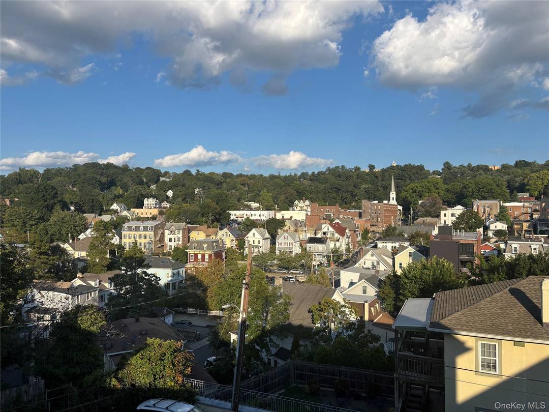 Be the very first to call this brand new, never lived in townhouse home !