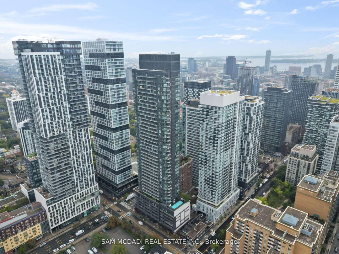 Welcome to your new home in the sky at Pace Condos by Great Gulf, a highly reputable developer known for quality craftsmanship and sleek design !