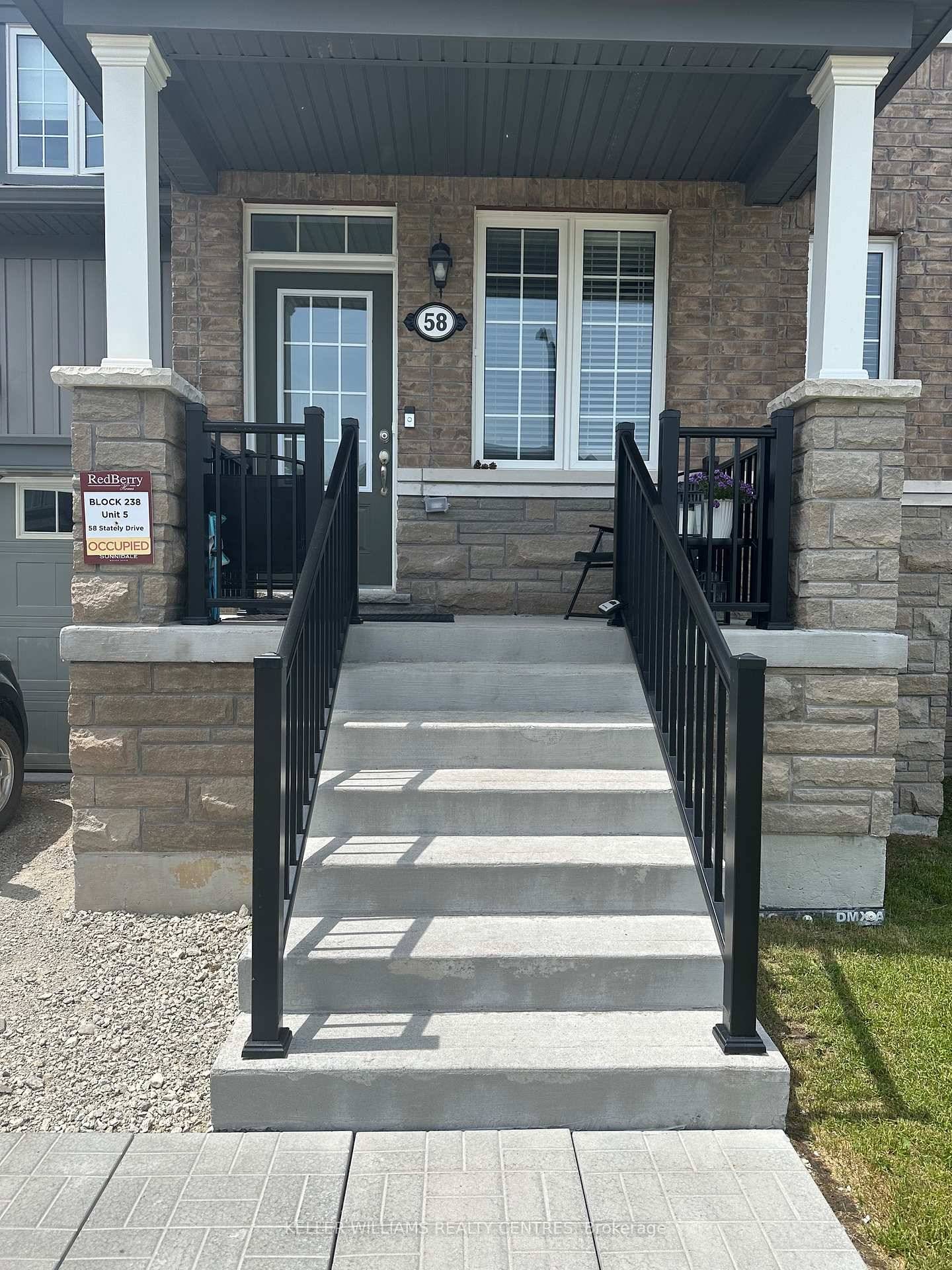 Bright amp ; Spacious Townhome for Lease in beautiful Wasaga Beach !