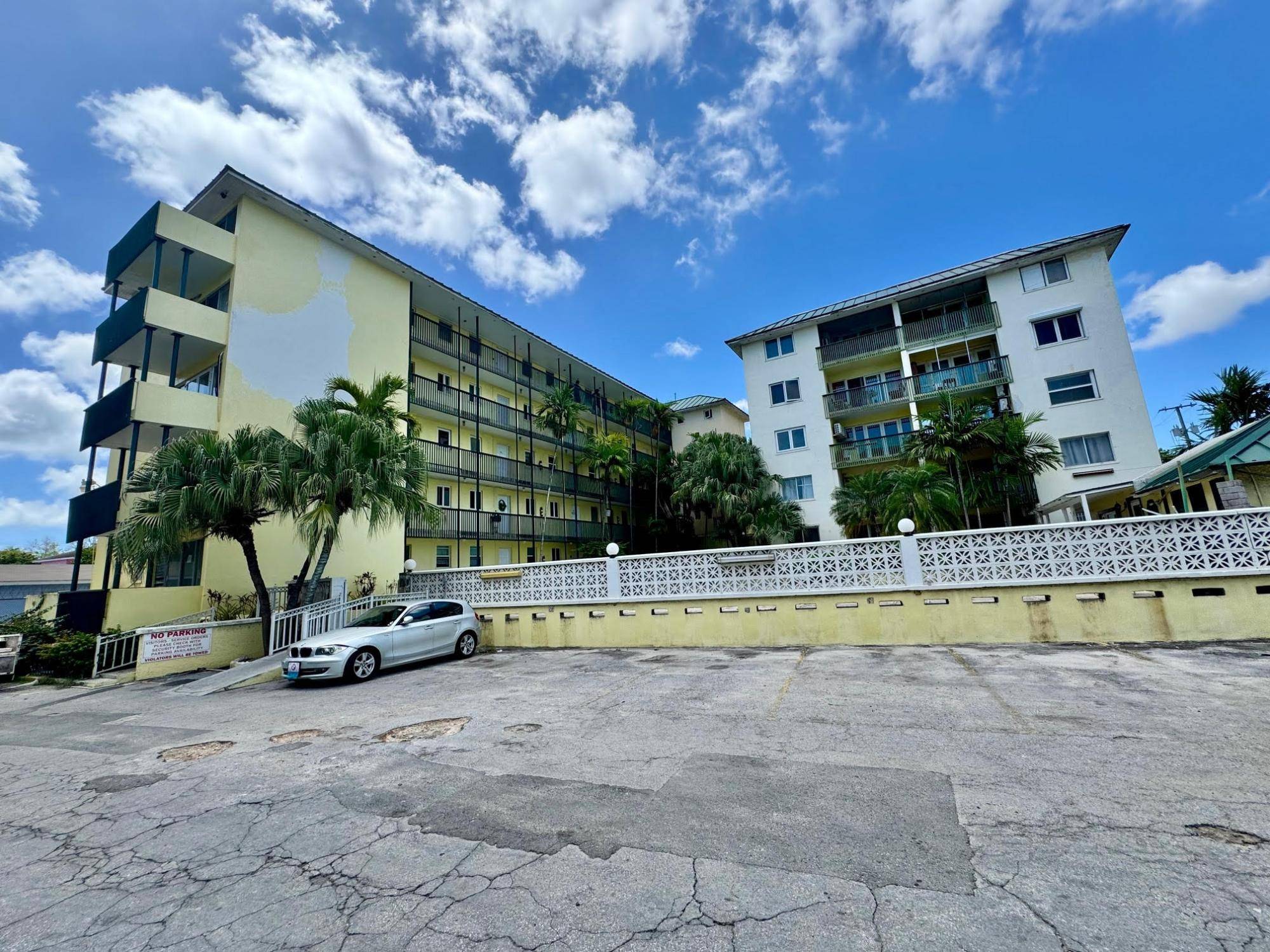B 38 TOWN COURT Condo New-Providence