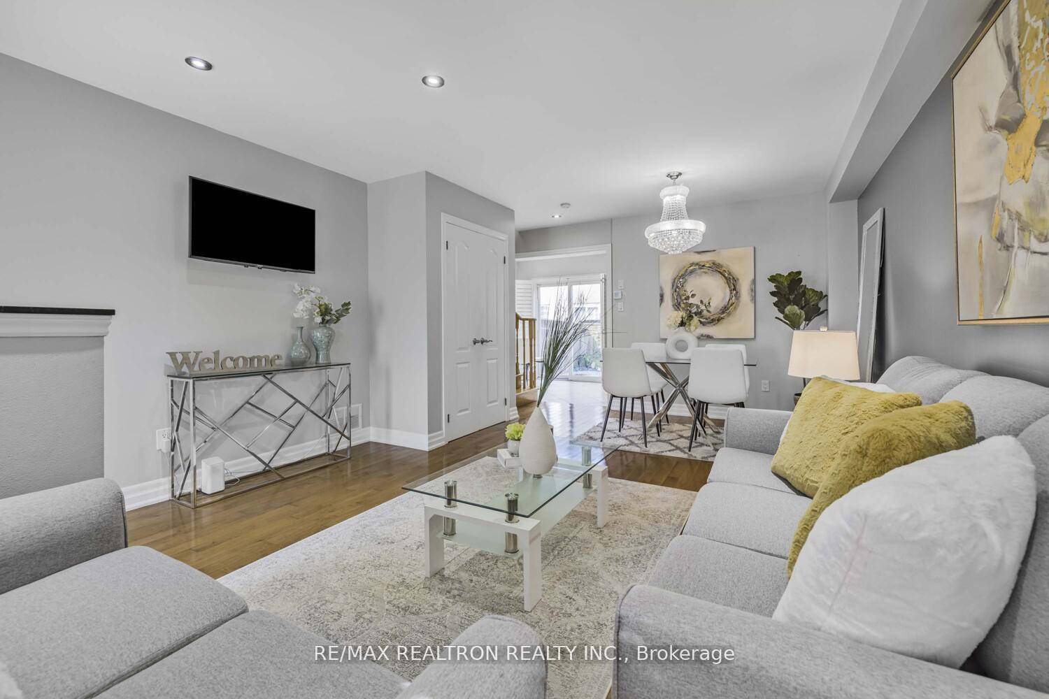 Welcome to 287 Wildberry Crescent, a beautifully maintained and move in ready freehold townhome nestled in the heart of prestigious Vellore Village one of Vaughans most desirable and family friendly ...