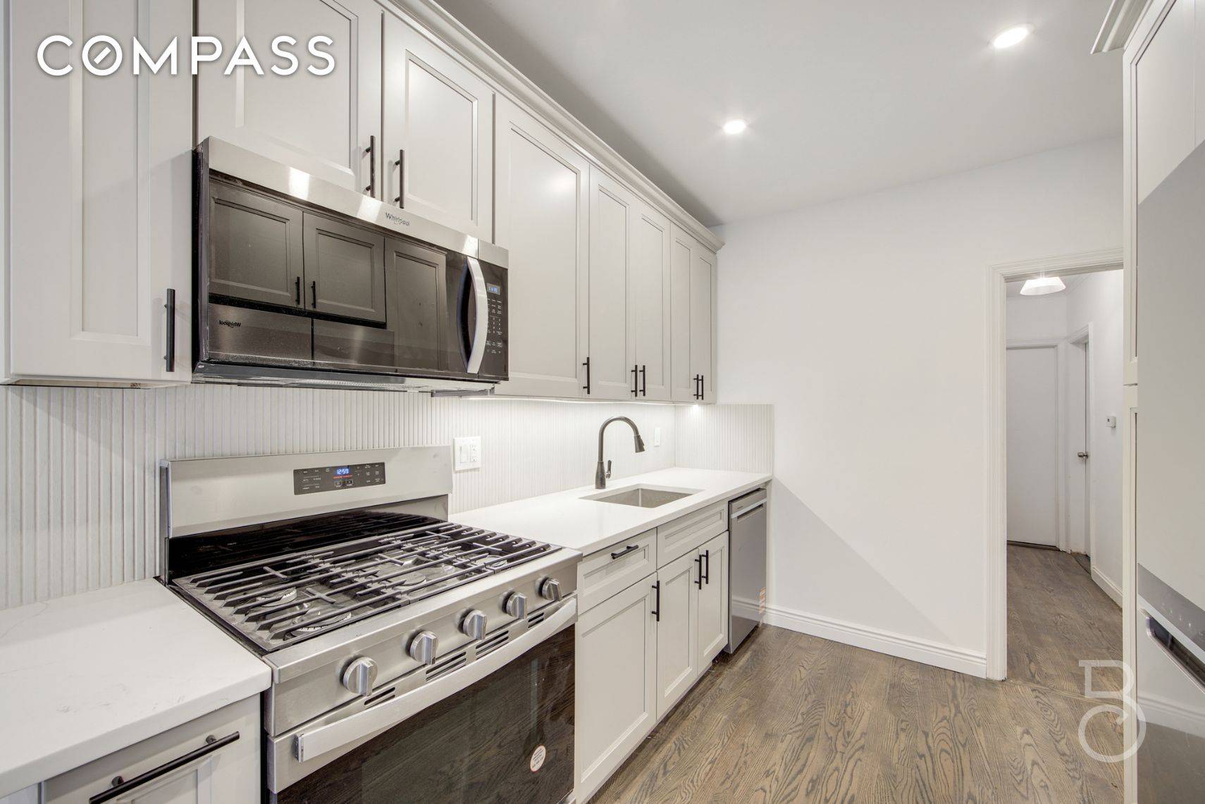 It s nearly impossible to find a true 4 bedroom home in Maspeth, but this 22 foot wide gem delivers !