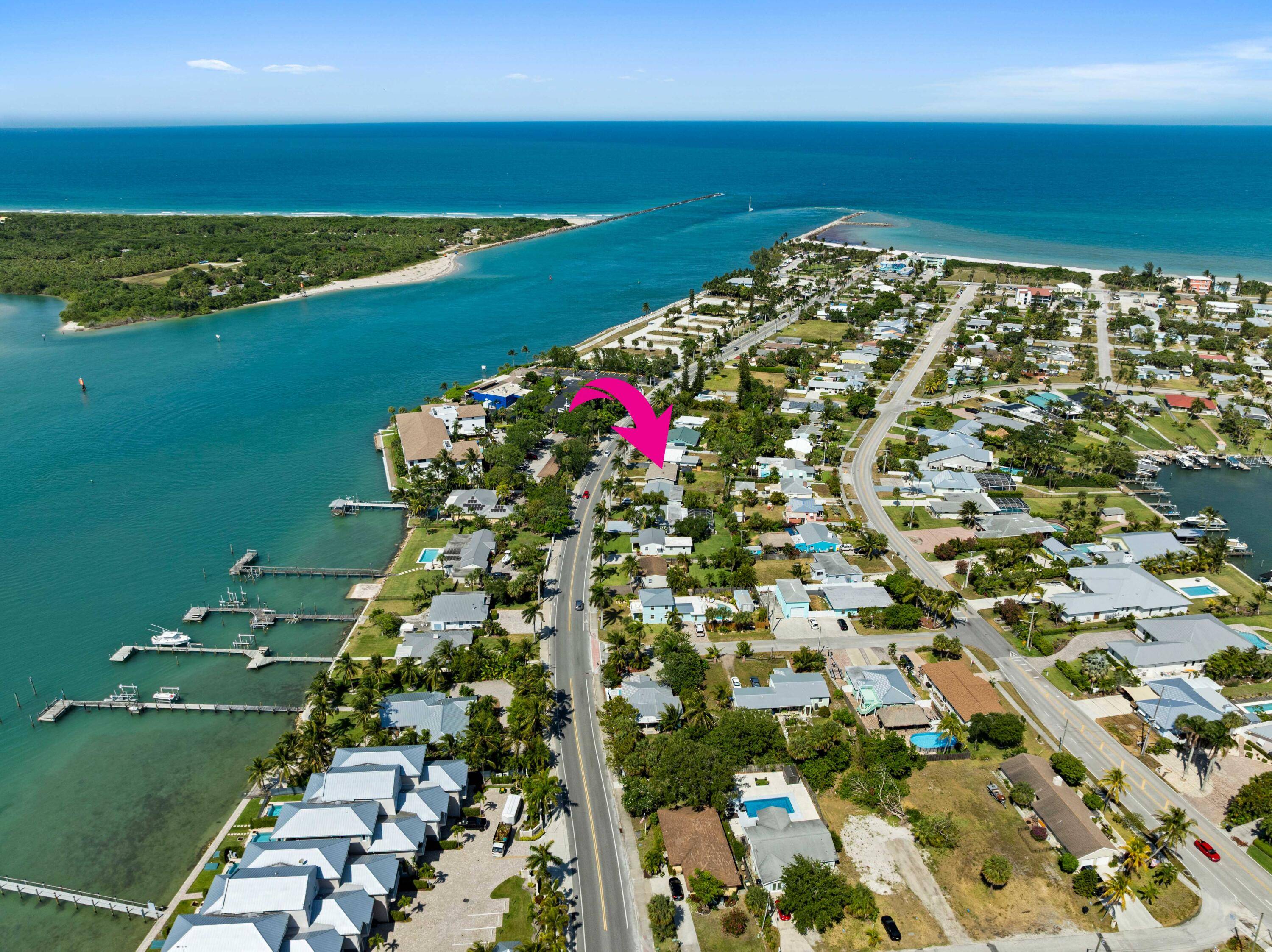 Just a 3 minute walk to the beach straight from your front door !