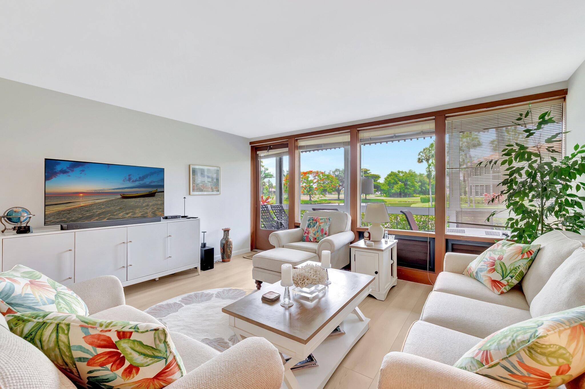 Move right in to this updated 1st floor Quail Hollow unit.