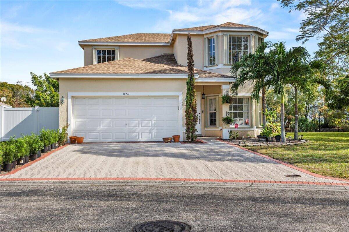 Beautiful lakeview home with brand new roof 2023 !