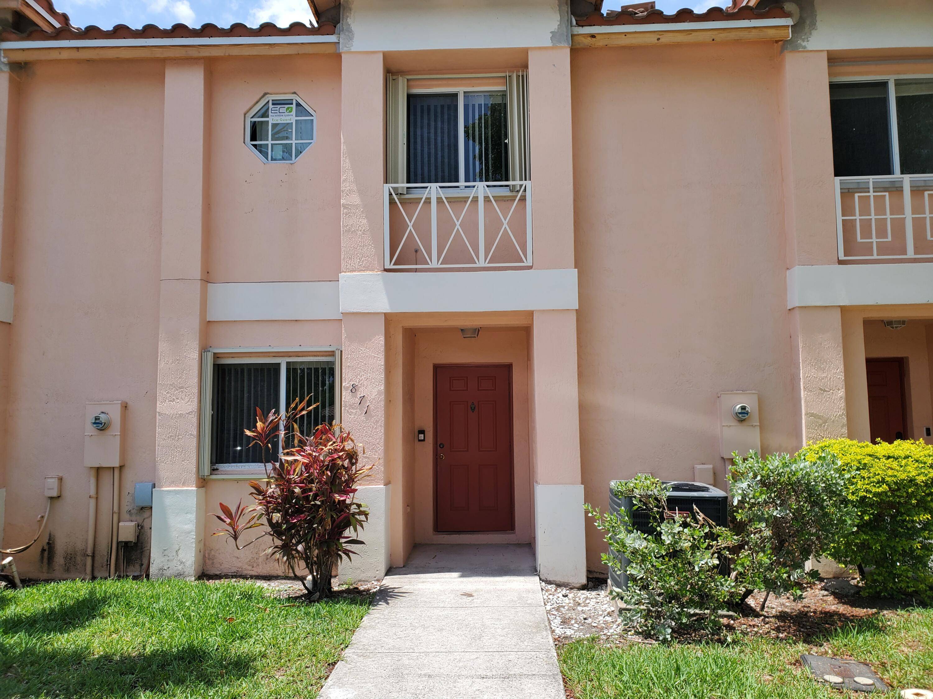 Welcome to this stunning and spacious townhouse located in the highly desirable Malibu Bay gated community in Pembroke Pines.